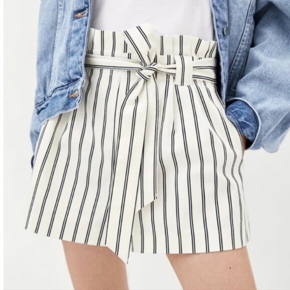Zara TRF Pleated Belted High Waist Paper Bag Shorts White Striped Size XS New - Picture 1 of 7